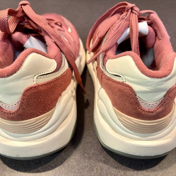 New Balance 57/40 Women’s 7 Suede OYSTER PINK Lace Up Lifestyle Sneakers Casual - Picture 4 of 7